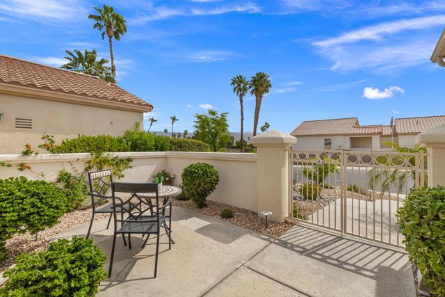 38995 Brandywine Avenue, Palm Desert CA: https://media.crmls.org/mediaz/26a6ad1e-0ff5-44e5-a4f7-bdf0bdeda55f.jpg