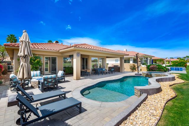 80305 Cedar, La Quinta CA: https://media.crmls.org/mediaz/26a6fb9d-72ce-4979-9979-98c0a4b457c3.jpg
