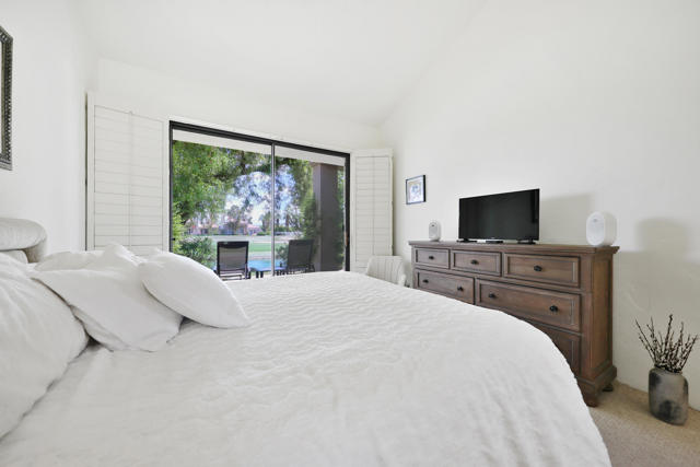 54624 Shoal Creek, La Quinta CA: https://media.crmls.org/mediaz/26a70af1-b003-478d-8c55-79a87a7077d5.jpg