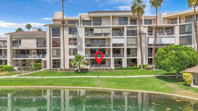 910 Island Drive, Rancho Mirage CA: https://media.crmls.org/mediaz/26a72b90-3a2a-46cb-80f0-d07485934b97.jpg