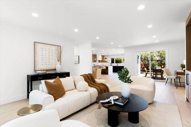 15640 Gardenia Way, Los Gatos CA: https://media.crmls.org/mediaz/26a75ab8-a367-44de-b3af-00bb46a7c251.jpg