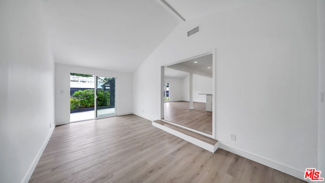 10326 Gothic Avenue, Granada Hills CA: https://media.crmls.org/mediaz/26a88ed6-6986-42eb-a8c2-a8c5e00ceaeb.jpg