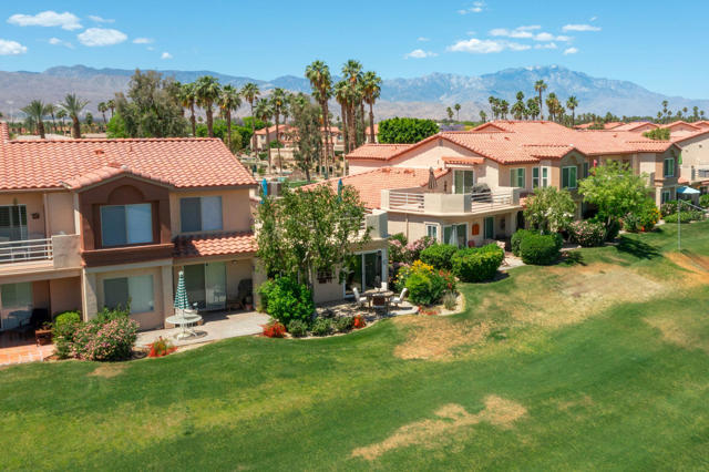 78337 Scarlet Court, La Quinta CA: https://media.crmls.org/mediaz/26a928d4-8c3c-4099-918a-70284314aba5.jpg