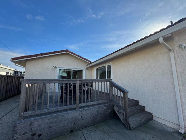 651 Spruce Street, Half Moon Bay CA: https://media.crmls.org/mediaz/26a94fb1-f5de-40b8-8680-37a294496e3a.jpg