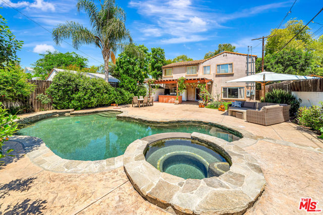 14916 Hesby Street, Sherman Oaks CA: https://media.crmls.org/mediaz/26a953ce-895b-4033-9b26-6d03381eb9f7.jpg