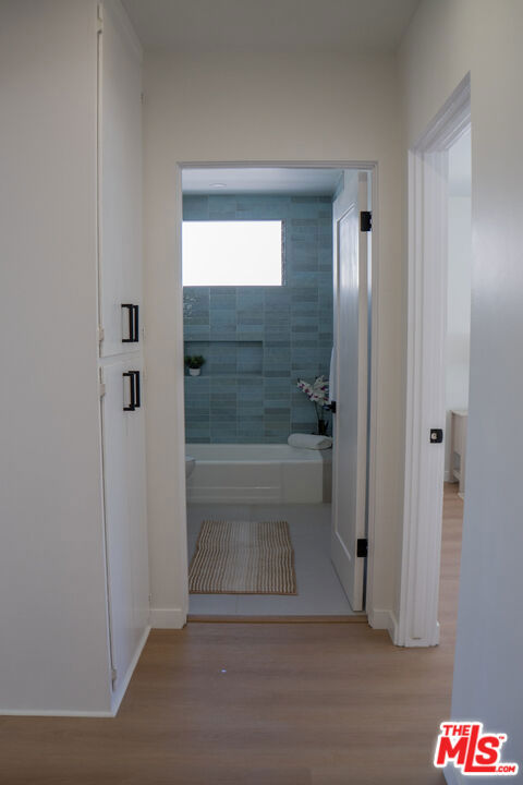 4579 Ambrose Avenue, Los Angeles CA: https://media.crmls.org/mediaz/26a9ac92-3dbb-4b23-80f0-f4198f670ebc.jpg