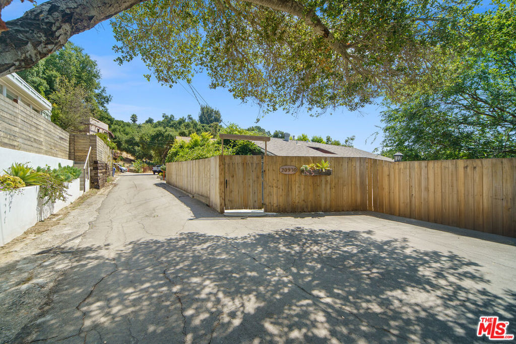 26A9E222 43D3 46A9 A5D2 8Af446A2C1B5 20930 Shady Lane, Topanga, Ca 90290 &Lt;Span Style='BackgroundColor:transparent;Padding:0Px;'&Gt; &Lt;Small&Gt; &Lt;I&Gt; &Lt;/I&Gt; &Lt;/Small&Gt;&Lt;/Span&Gt;