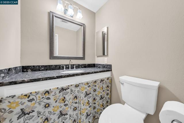1081 San Ramon Valley Blvd, Danville CA: https://media.crmls.org/mediaz/26aa7d98-2c33-4ea7-8366-01e2ac076dbc.jpg