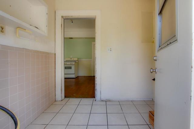 Image 32 of 49 For 541 Vine Street