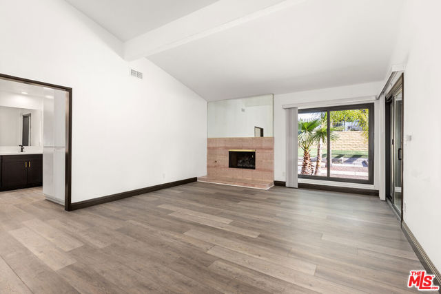 Image 6 of 13 For 9724 Bothwell Road