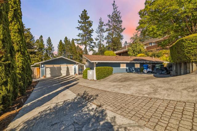 112 Alto Sol Court, Scotts Valley CA: https://media.crmls.org/mediaz/26ac6a58-b9bb-49ab-b671-7ec4e2cc2a4d.jpg