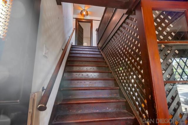 305 F Avenue, National City CA: https://media.crmls.org/mediaz/26ac75f1-649e-4780-835b-6325a50fd770.jpg