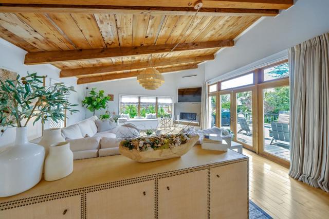 408 Roosevelt Boulevard, Half Moon Bay CA: https://media.crmls.org/mediaz/26ad4f7a-ad8d-4a91-b47c-09df3b13b05d.jpg