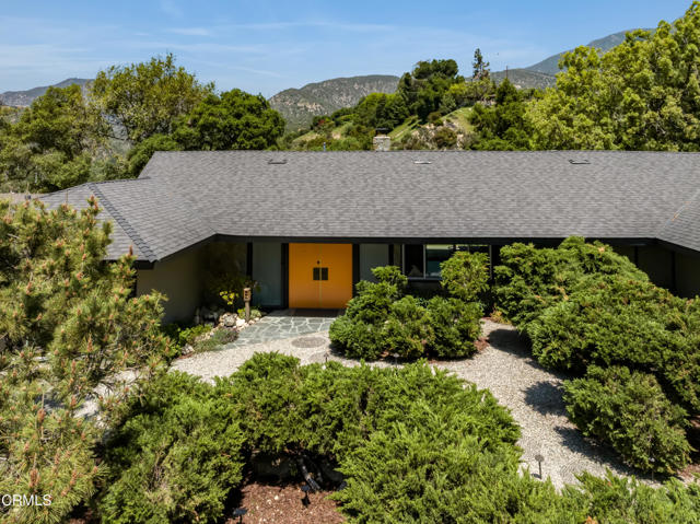 3435 Crestford Drive, Altadena CA: https://media.crmls.org/mediaz/26af5c89-39a2-4ded-86e4-9267f5fa9259.jpg
