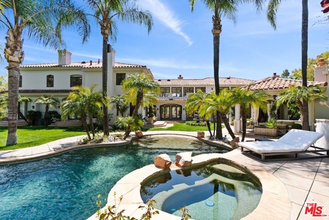 23593 Park South Street, Calabasas CA: https://media.crmls.org/mediaz/26b030de-9dcf-4404-8575-a37d1732ce4d.jpg
