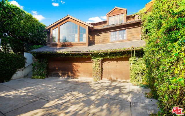 130 S LAYTON Drive, Los Angeles CA: https://media.crmls.org/mediaz/26b0d19d-136a-435d-9e50-779ab8c86ed7.jpg