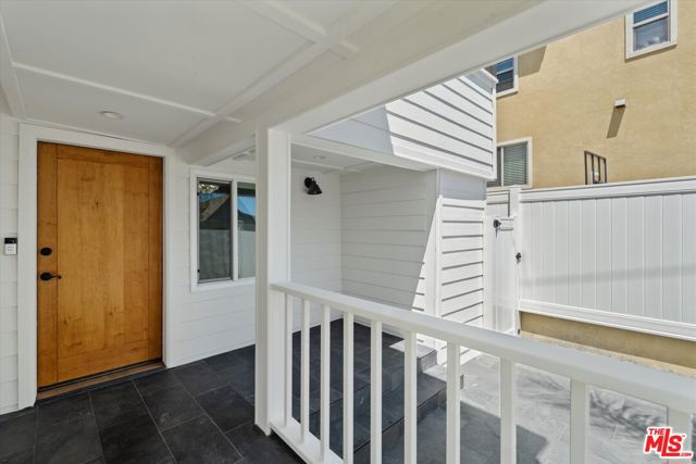 584 W 10th Street, San Pedro CA: https://media.crmls.org/mediaz/26b0e10f-9f26-4c92-8b74-9b7359b21a9f.jpg