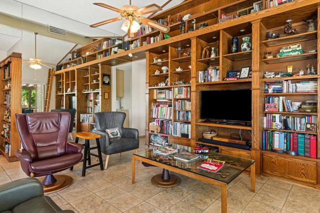 76739 Oklahoma Avenue, Palm Desert CA: https://media.crmls.org/mediaz/26b0f6e8-5351-4089-b495-0629979e2583.jpg