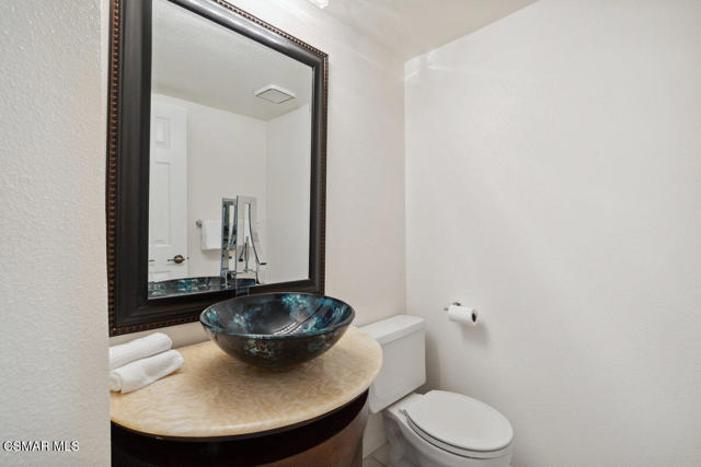 6690 Oak Springs Drive, Oak Park CA: https://media.crmls.org/mediaz/26b12e55-e3f8-4e49-89b7-6aac6a73fd26.jpg
