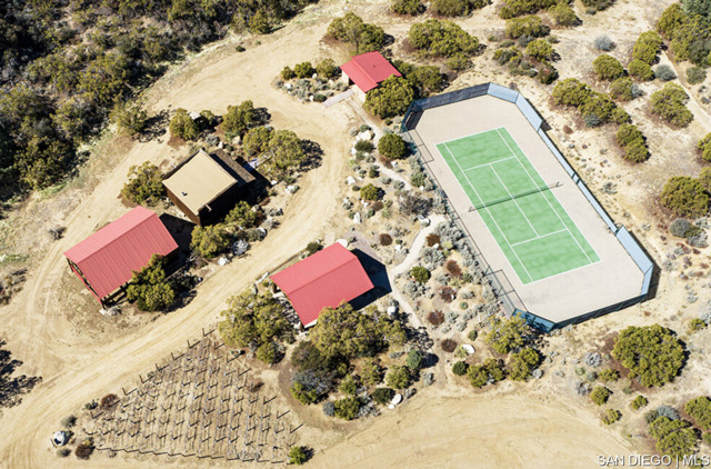 55001 Roadrunner WAY, Anza CA: https://media.crmls.org/mediaz/26b19ca7-804e-4719-9a91-fb02a7a79054.jpg