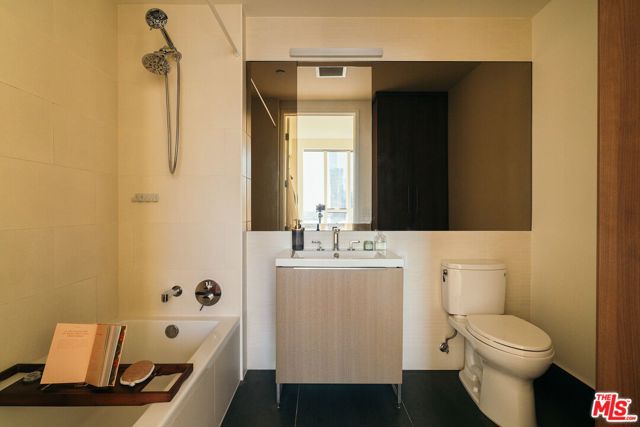 889 Francisco Street, Los Angeles CA: https://media.crmls.org/mediaz/26b250b7-527c-4d02-aafc-28b2546baacc.jpg