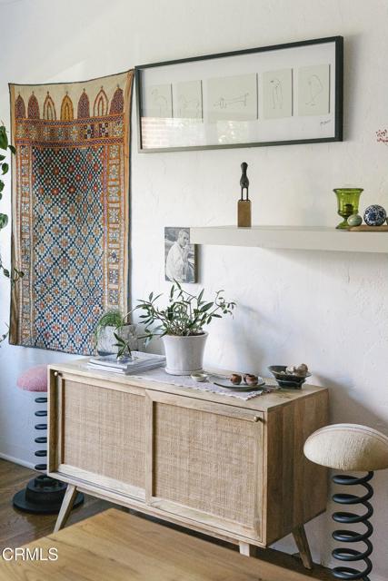 1241 Solita Road, Pasadena CA: https://media.crmls.org/mediaz/26b257c0-f42c-4b43-a1ab-03e0fd1180a1.jpg
