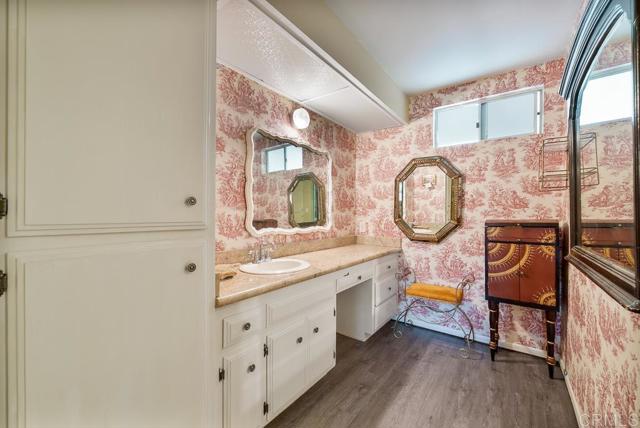 2719 Via Del Robles, Fallbrook CA: https://media.crmls.org/mediaz/26b2aa2e-453d-4cc2-a08a-add7583719aa.jpg