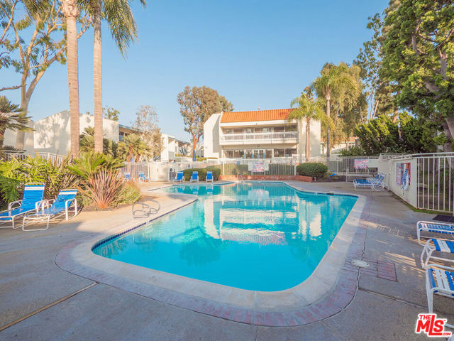 802 CAMINO REAL, Redondo Beach, California 90277, 1 Bedroom Bedrooms, ,1 BathroomBathrooms,Residential,Sold,CAMINO REAL,22120895