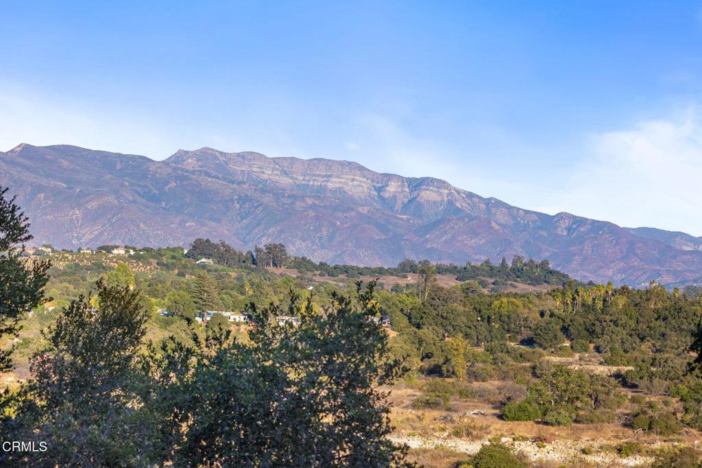 https://media.crmls.org/mediaz/26b32e42-5498-4a47-a0c6-584088257b6d.jpg?preset=X-Large