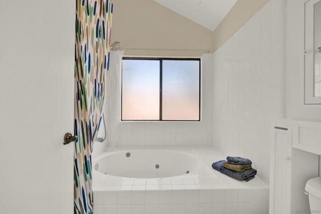 2010 Palsero Ave, Escondido CA: https://media.crmls.org/mediaz/26b363c5-c8ca-4eb4-8982-f69f9fd23e05.jpg