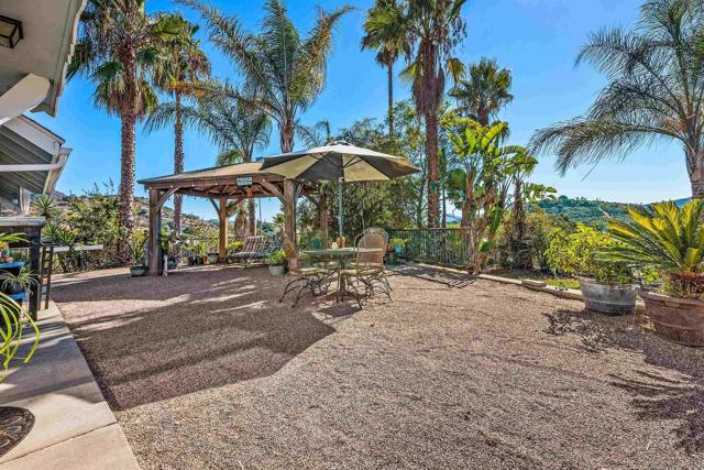 11270 San Luis Rey Dr, Valley Center CA: https://media.crmls.org/mediaz/26b38439-09fa-42d5-997b-9ff3008d3ef5.jpg