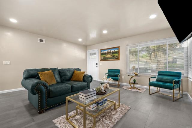 Detail Gallery Image 3 of 51 For 8543 via Consuelo, El Cajon,  CA 92021 - 3 Beds | 2 Baths