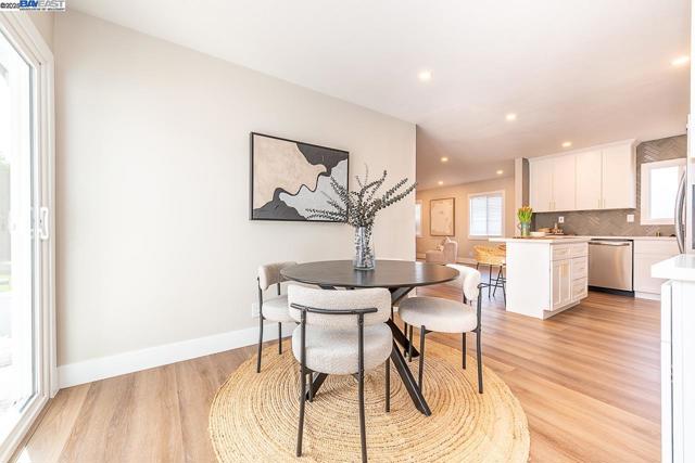 41327 Erma Ave, Fremont CA: https://media.crmls.org/mediaz/26b48c00-6f0e-4b62-9f6e-25aabd33803a.jpg