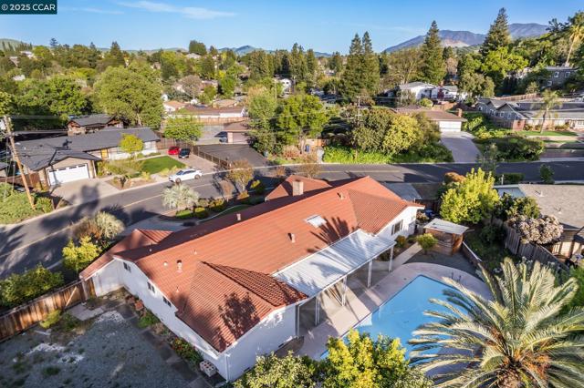 3710 Northridge Dr, Concord CA: https://media.crmls.org/mediaz/26b4c466-8f54-44cb-9ec4-10b1e2800335.jpg