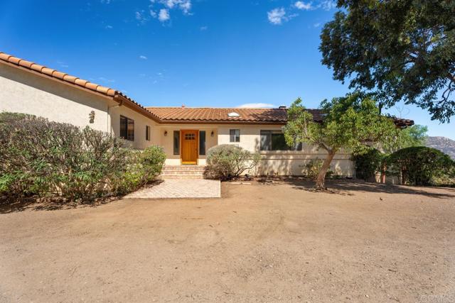 25082 Four Corners Road, Ramona CA: https://media.crmls.org/mediaz/26b4fcfd-4e24-413b-9c24-c6c8210cecbe.jpg