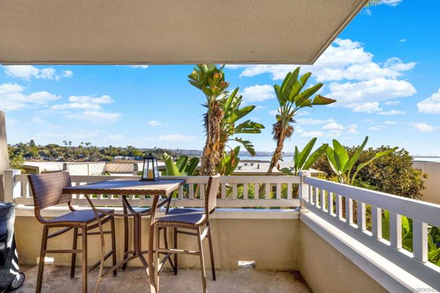 4015 Crown Point Dr, San Diego CA: https://media.crmls.org/mediaz/26b55f2c-9334-4789-8674-b76ad483c899.jpg