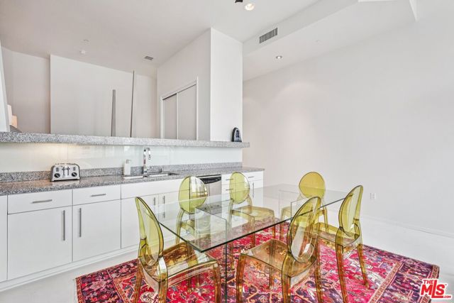 1100 Wilshire Boulevard, Los Angeles CA: https://media.crmls.org/mediaz/26b5d099-9c6d-44e4-bb3e-ae4bb6f45f3b.jpg