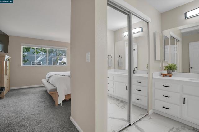 235 Pebblecreek Ct, Martinez CA: https://media.crmls.org/mediaz/26b600aa-2be0-4594-bc76-0ee072716c32.jpg