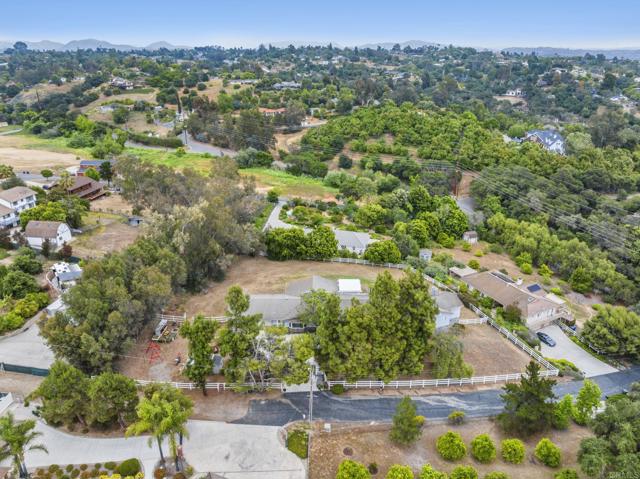 3048 Jason Road, Fallbrook CA: https://media.crmls.org/mediaz/26b62406-4d1e-4d79-8755-35cbbb7e60e4.jpg
