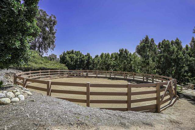 5305 La Crescenta, Rancho Santa Fe CA: https://media.crmls.org/mediaz/26b67f9a-99f6-467a-b51f-792a0861e8e7.jpg