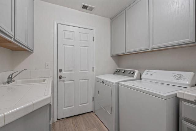 1697 Via Milano Drive, Gustine CA: https://media.crmls.org/mediaz/26b688b1-29c8-4a30-8f9d-6576a0594b3f.jpg