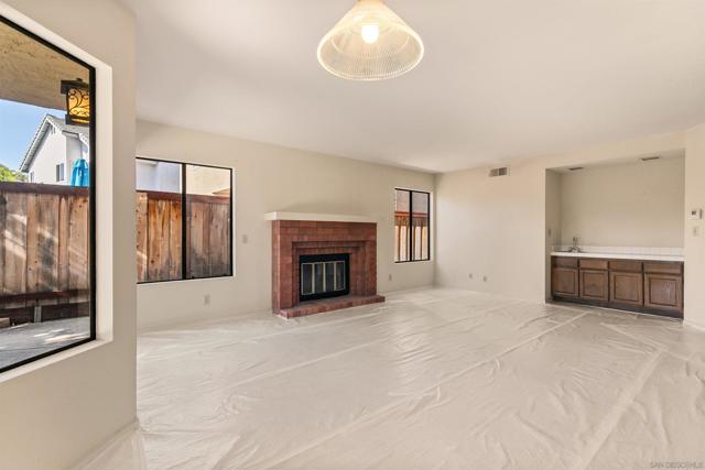 3970 Santa Nella Pl, San Diego CA: https://media.crmls.org/mediaz/26b6e7b4-a2a2-40c9-9f02-631ff8ed4b3c.jpg