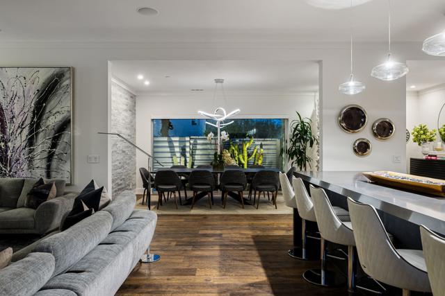 1047 Hunter Drive, Palm Springs CA: https://media.crmls.org/mediaz/26b7dc3e-dd48-4d26-b2f3-67118ae8e11d.jpg