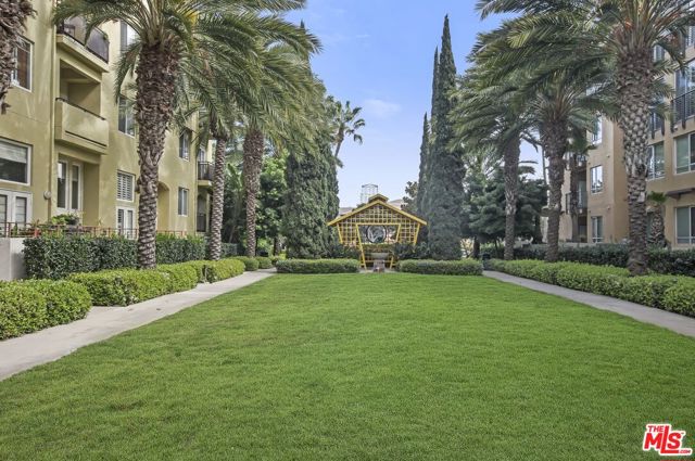 6400 Crescent Parkway, Playa Vista CA: https://media.crmls.org/mediaz/26b7fe25-6b4a-42ef-be61-9b598927a564.jpg