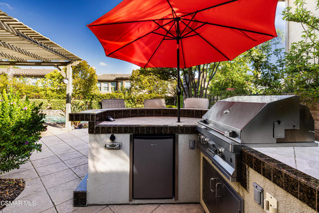 4024 Eagle Flight Drive, Simi Valley CA: https://media.crmls.org/mediaz/26b81588-da71-434c-a3fe-d2a3bd8aaf38.jpg
