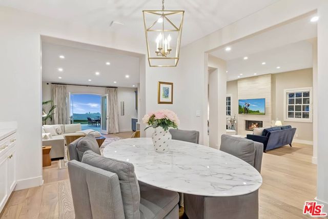 2322 Canyonback Road, Los Angeles CA: https://media.crmls.org/mediaz/26b86109-4560-4191-ab9c-f26cc63becd5.jpg
