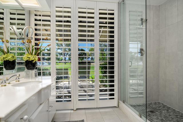 5 Seton Court, Rancho Mirage CA: https://media.crmls.org/mediaz/26b9fd42-23d1-4e4a-a519-600eb933e19a.jpg