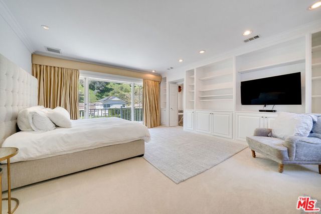 2628 MANDEVILLE CANYON Road, Los Angeles CA: https://media.crmls.org/mediaz/26ba5be9-b588-47fb-aac8-980b390c72c0.jpg
