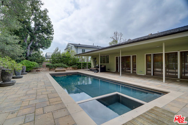 16314 Meadowridge Road, Encino CA: https://media.crmls.org/mediaz/26ba99ea-2b0c-40e7-bb92-4a9c0135d8b4.jpg