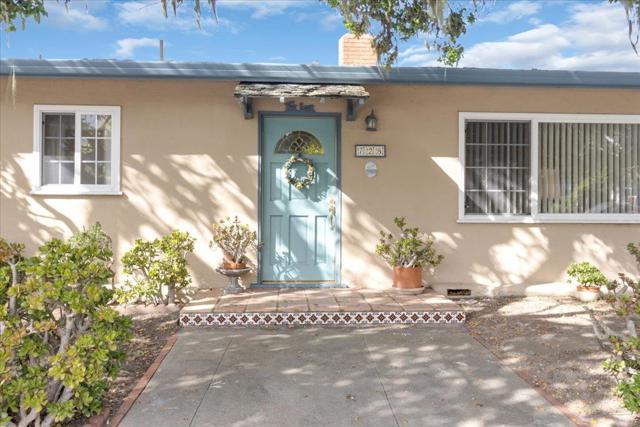 728 Spruce Avenue, Pacific Grove CA: https://media.crmls.org/mediaz/26bb17e2-9696-4234-87b5-735070cbcb17.jpg